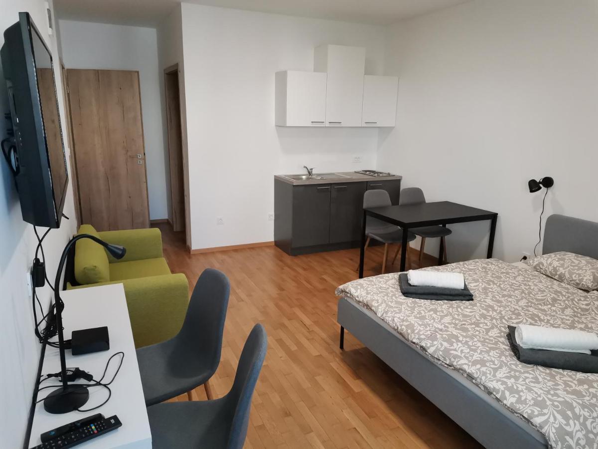 Pubyland Rooms & Apartments Rogatec Buitenkant foto