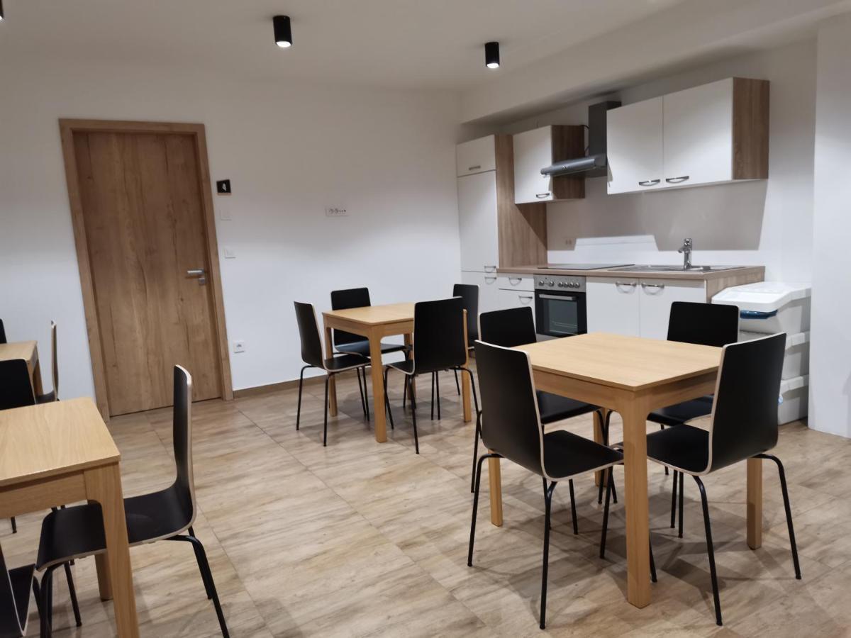 Pubyland Rooms & Apartments Rogatec Buitenkant foto