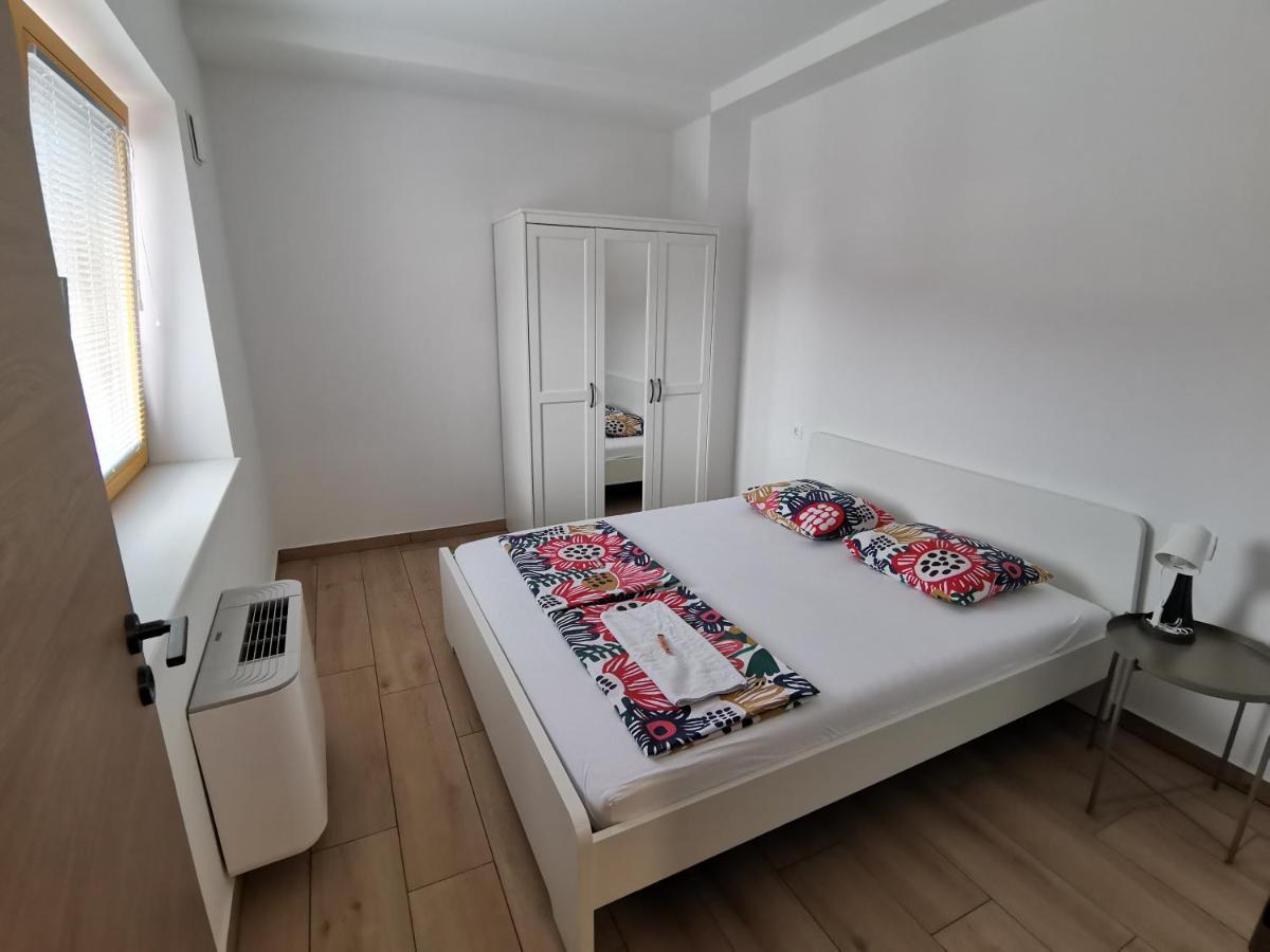 Pubyland Rooms & Apartments Rogatec Buitenkant foto