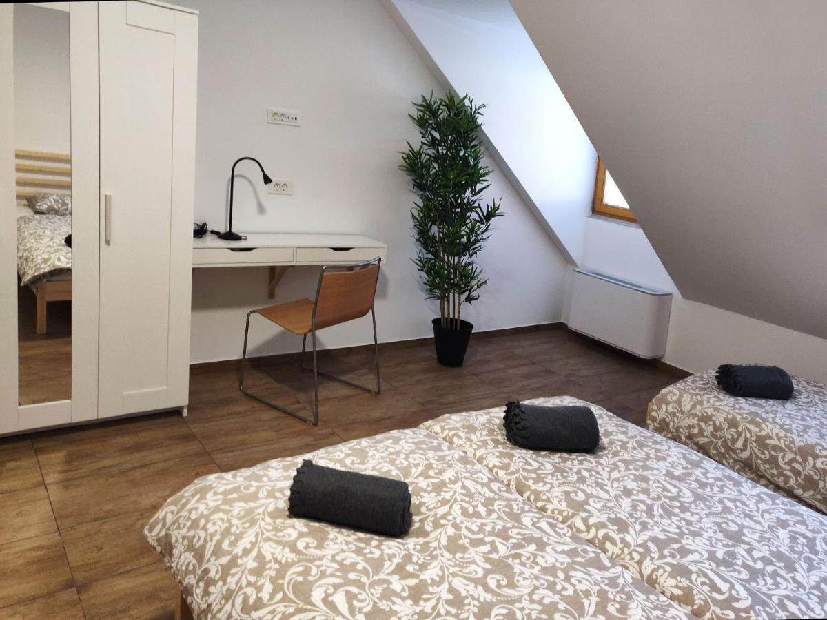 Pubyland Rooms & Apartments Rogatec Buitenkant foto