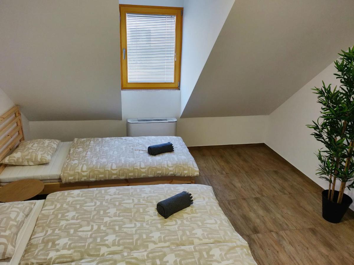 Pubyland Rooms & Apartments Rogatec Buitenkant foto