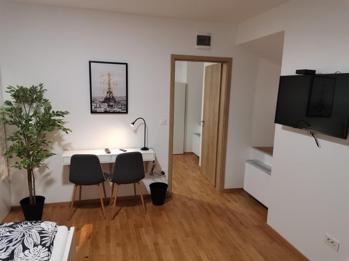 Pubyland Rooms & Apartments Rogatec Buitenkant foto