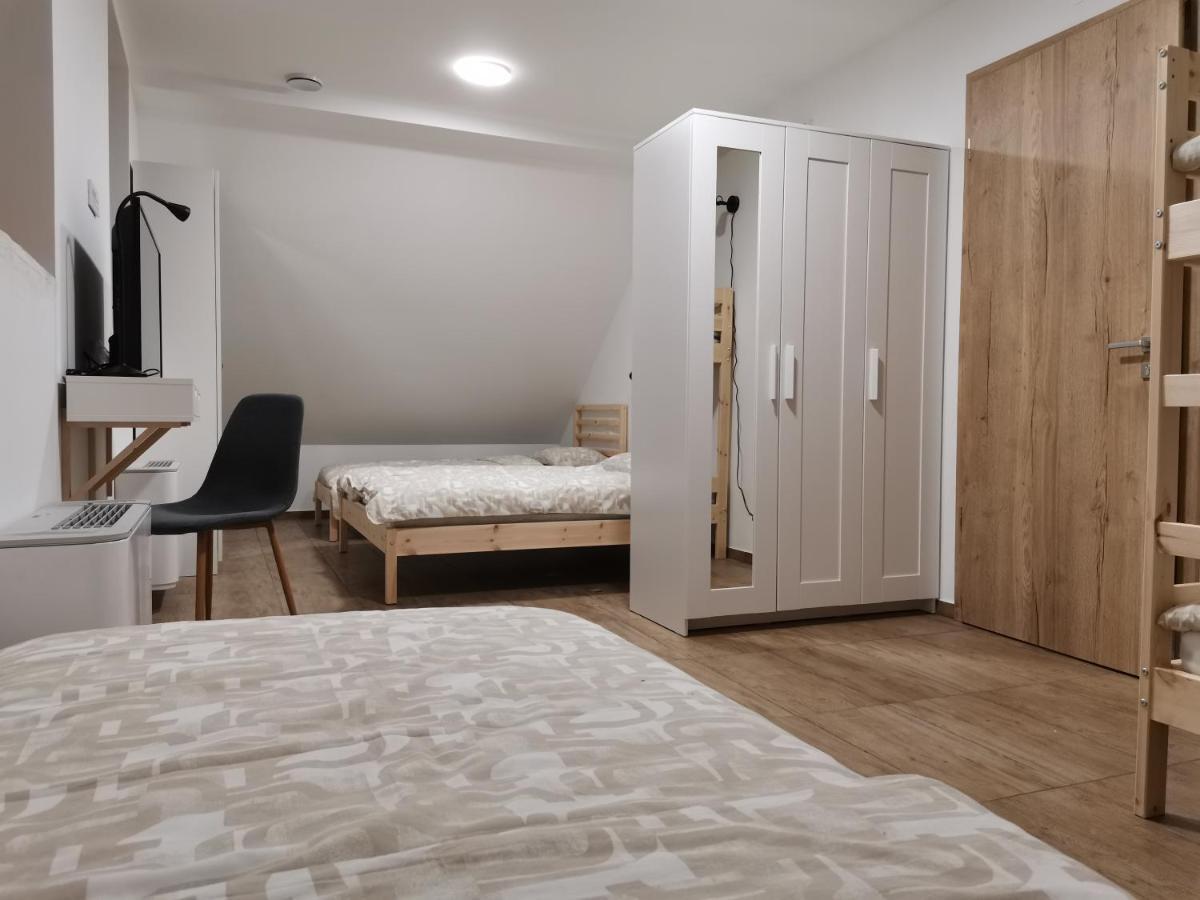 Pubyland Rooms & Apartments Rogatec Buitenkant foto